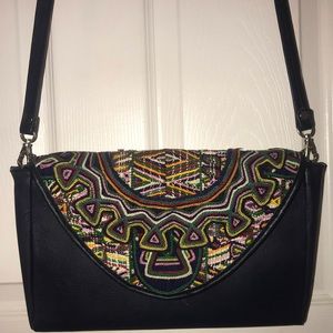 Embroidered purse ! ☀️